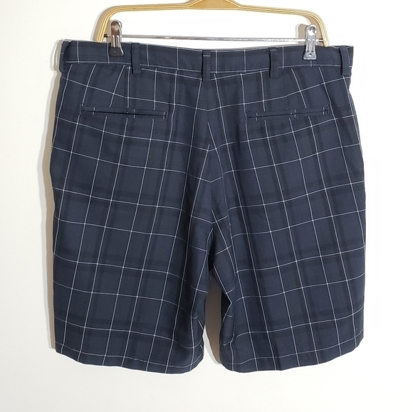 HAGGAR Clothing Navy Plaid flat front Golf shorts SZ 36 - Picture 6 of 10